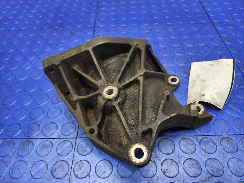 2003 Chevrolet Silverado 2500 A/C Compressor Bracket