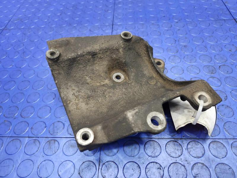 2003 Chevrolet Silverado 2500 A/C Compressor Bracket