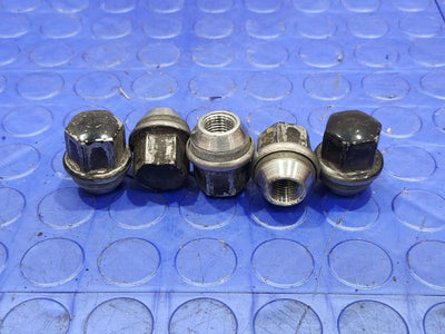 2016 Dodge Challenger Lug Nuts