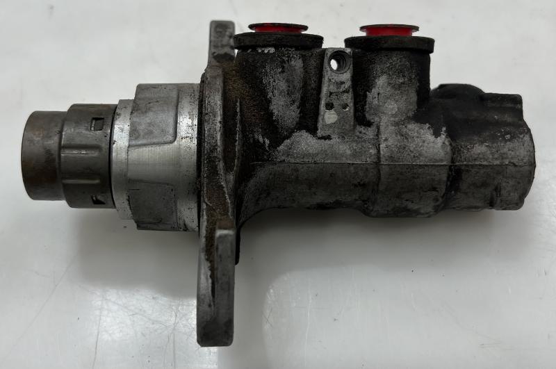 2013 Chrysler Town & Country Master Cylinder