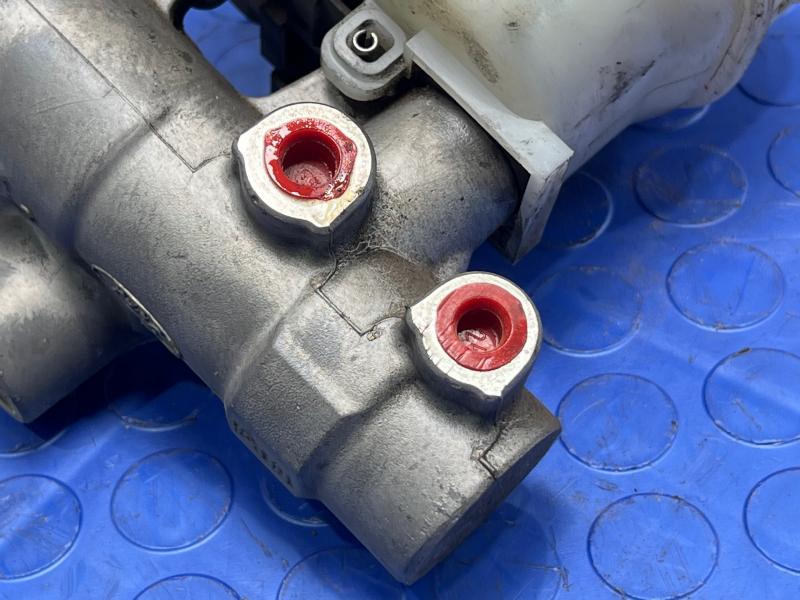 2011 Ford Expedition Master Cylinder