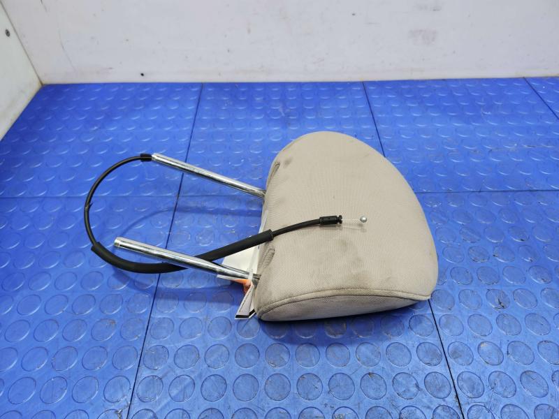 2016 Kia Sedona Headrest