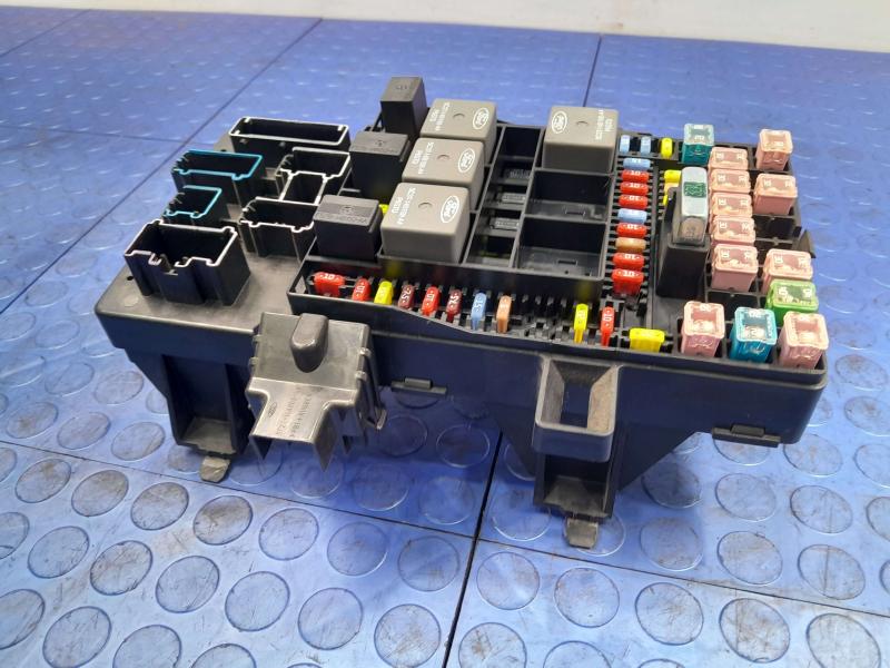 2005 Ford F-150 Cabin Fuse Box