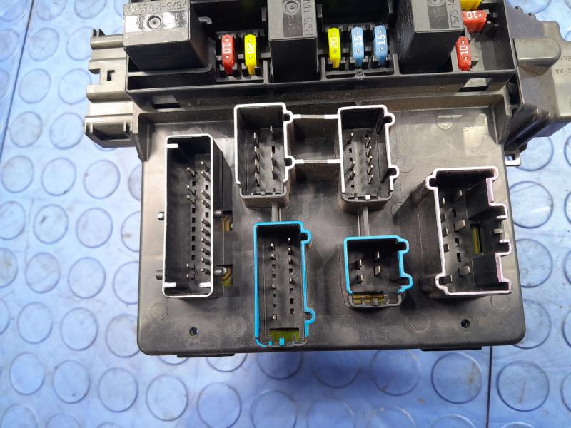 2005 Ford F-150 Cabin Fuse Box