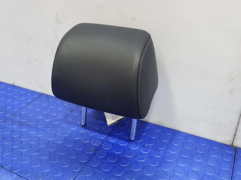 2020 Volkswagen Passat Headrest
