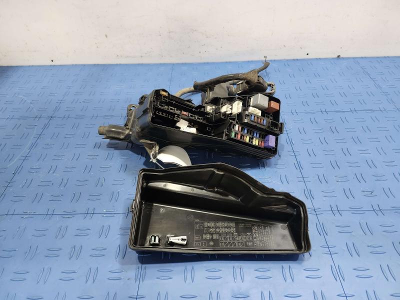 2013 Toyota Camry Engine Fuse Box