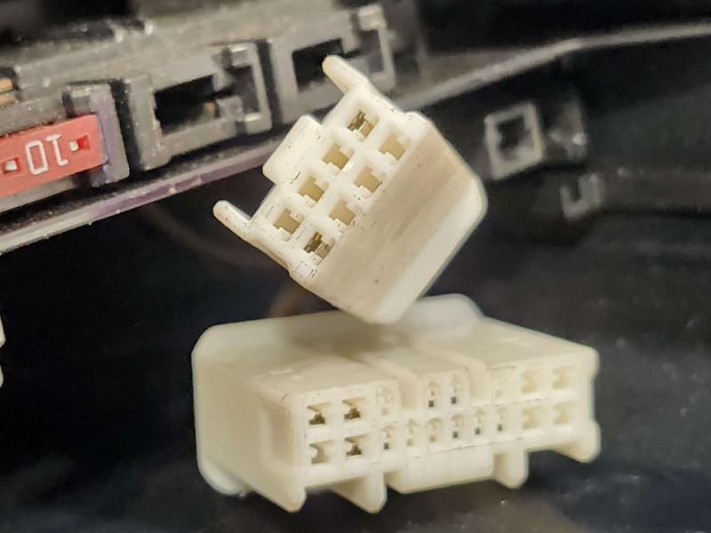 2013 Toyota Camry Engine Fuse Box