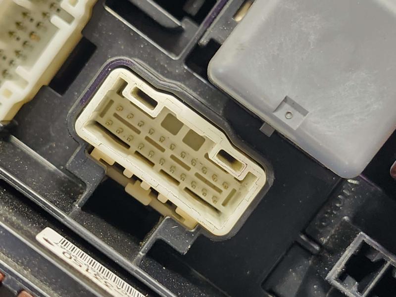 2013 Toyota Camry Engine Fuse Box