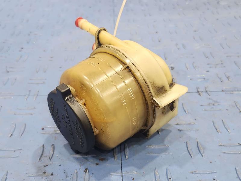 2002 Toyota Camry Power Steering Reservoir