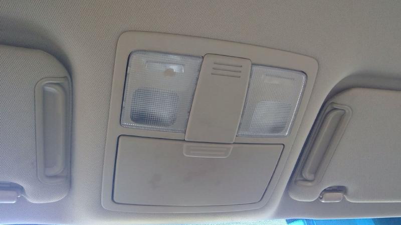 2012 Kia Sorento Front Console