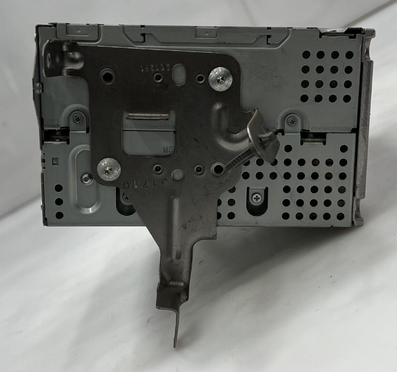 2011 Nissan Armada Audio & Visual Equip.(Radio)