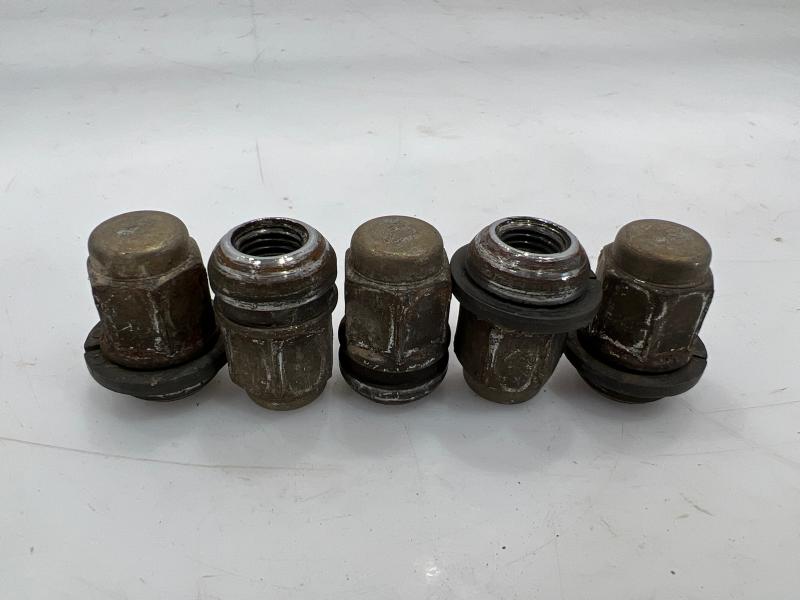 2006 Honda Civic Lug Nuts