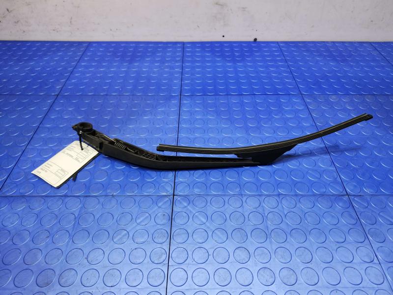 2010 Toyota Prius Wiper Arm