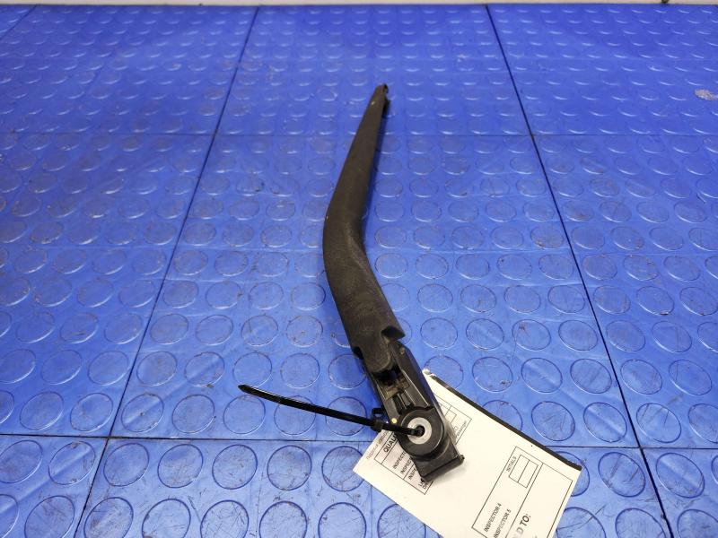 2010 Toyota Prius Wiper Arm