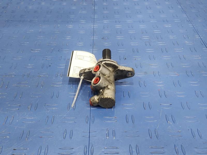 2013 Toyota Yaris Master Cylinder