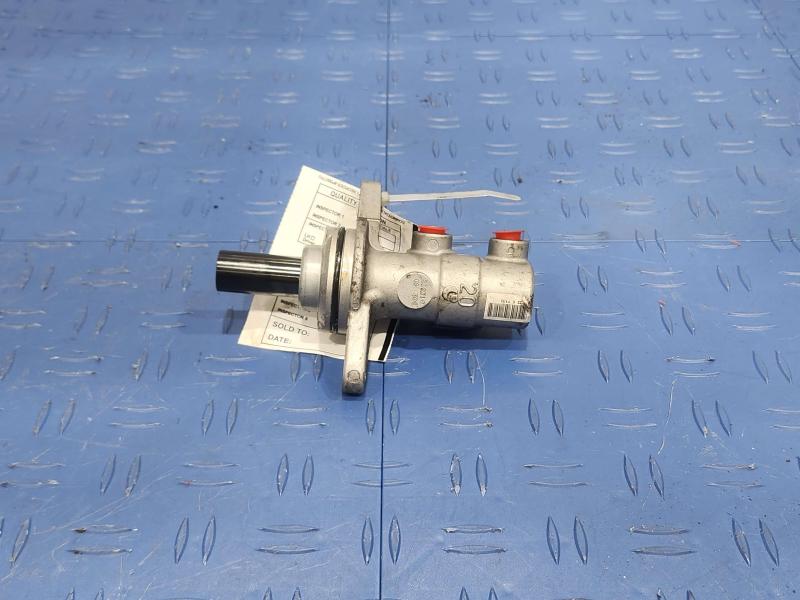 2013 Toyota Yaris Master Cylinder