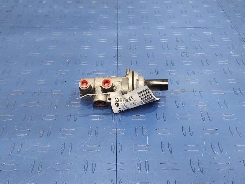 2013 Toyota Yaris Master Cylinder
