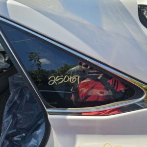2010 LEXUS LEXUS_RX450H QUARTER GLASS - 341136